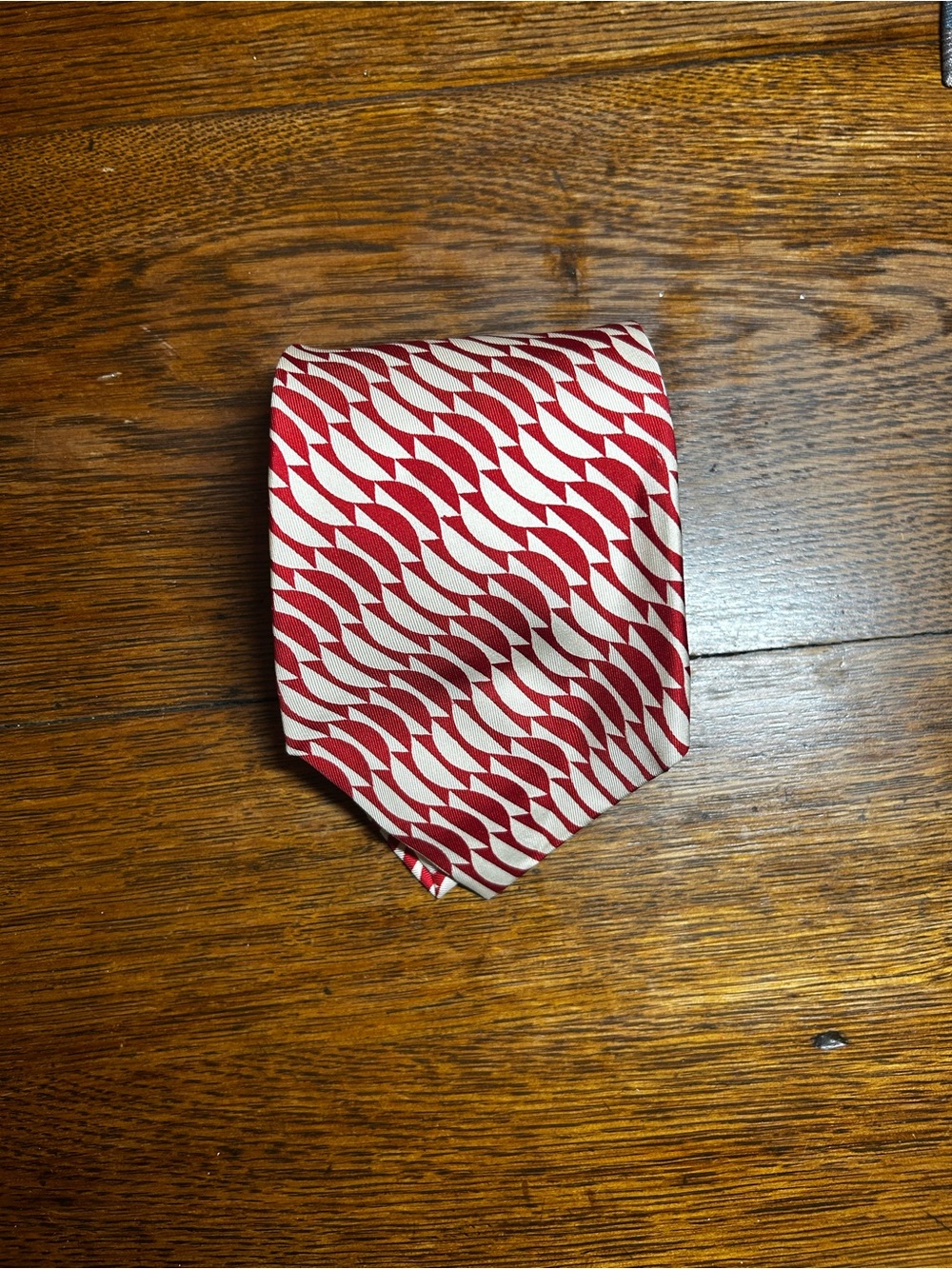 Hermes Classic Red and White Patterned Men's Tie